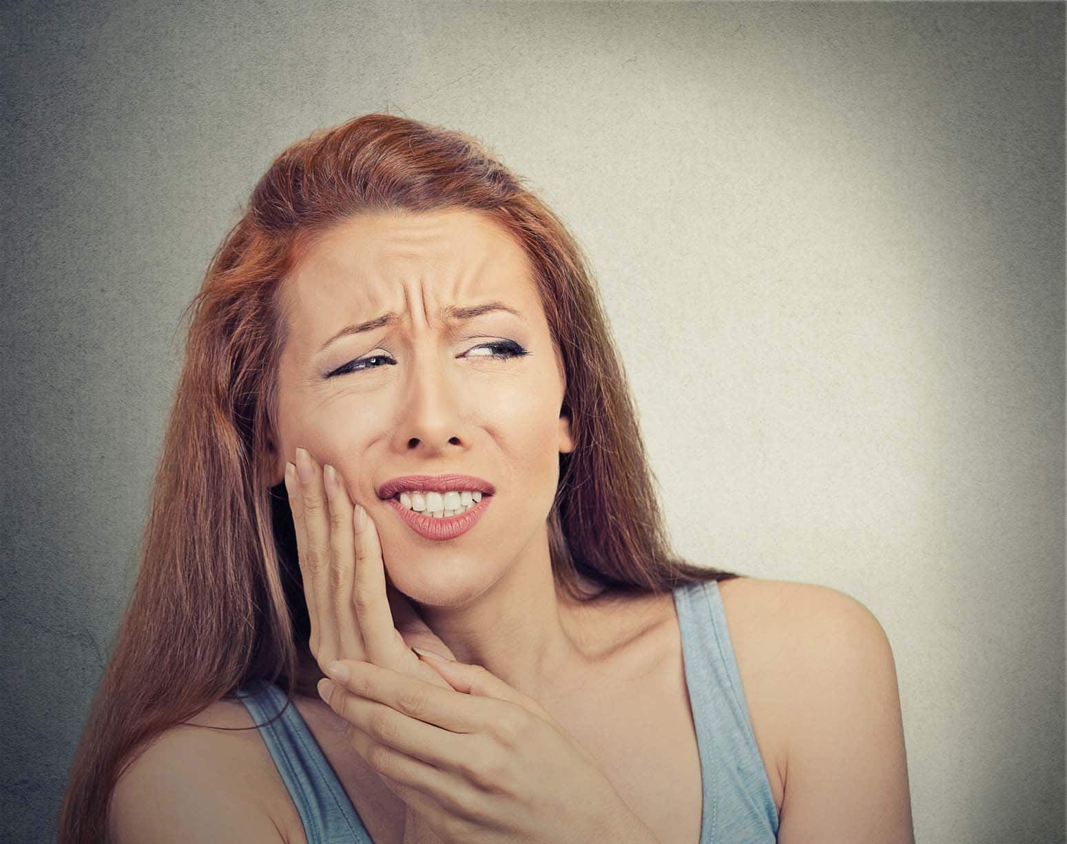 Dent cassée (fracturée). Quelles peuvent être les causes des dents cassées?  Que faire dans l'immédiat? Combien ça coûte?